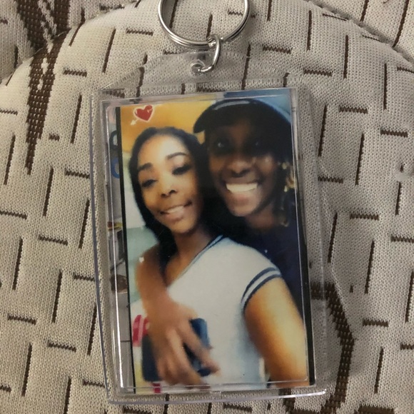 Picture frames and keychains - Picture 13 of 15